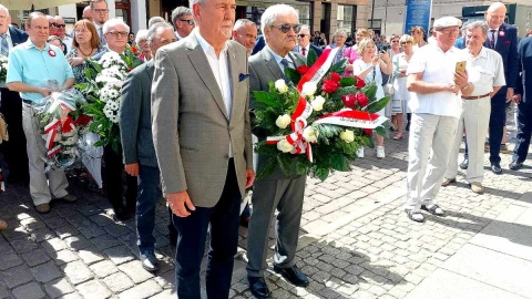 3 maja 2024 - Uroczystości rocznicowe pod tablicą upamiętniającą wydarzenia toruńskie z 1 i 3 maja 1982 roku. Fot. Michał Zaręba/PR PiK